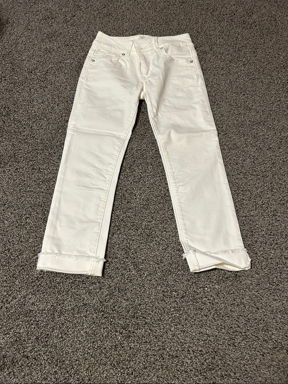 American Eagle Outfitters White Rolled-Cuff Capri Pants